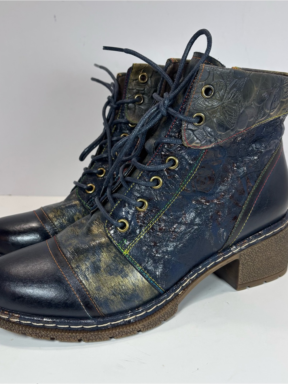L'Artiste Spring Step Leather Lace/Zip Boots 9.5-10 Fallinluv Iridescent Bordeax